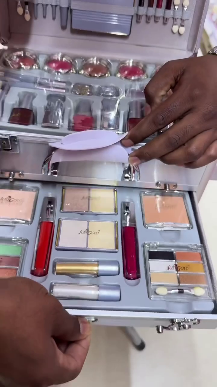 Professional Beauty Makeup Box | Eyes, Lips &amp;amp; Face Complete Kit
