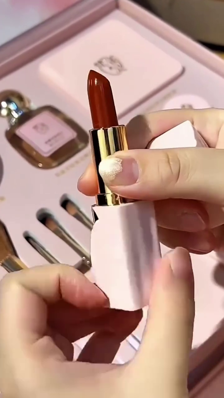 GlamNest Beauty Collection