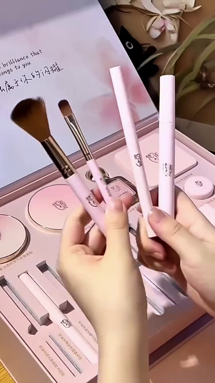 GlamNest Beauty Collection