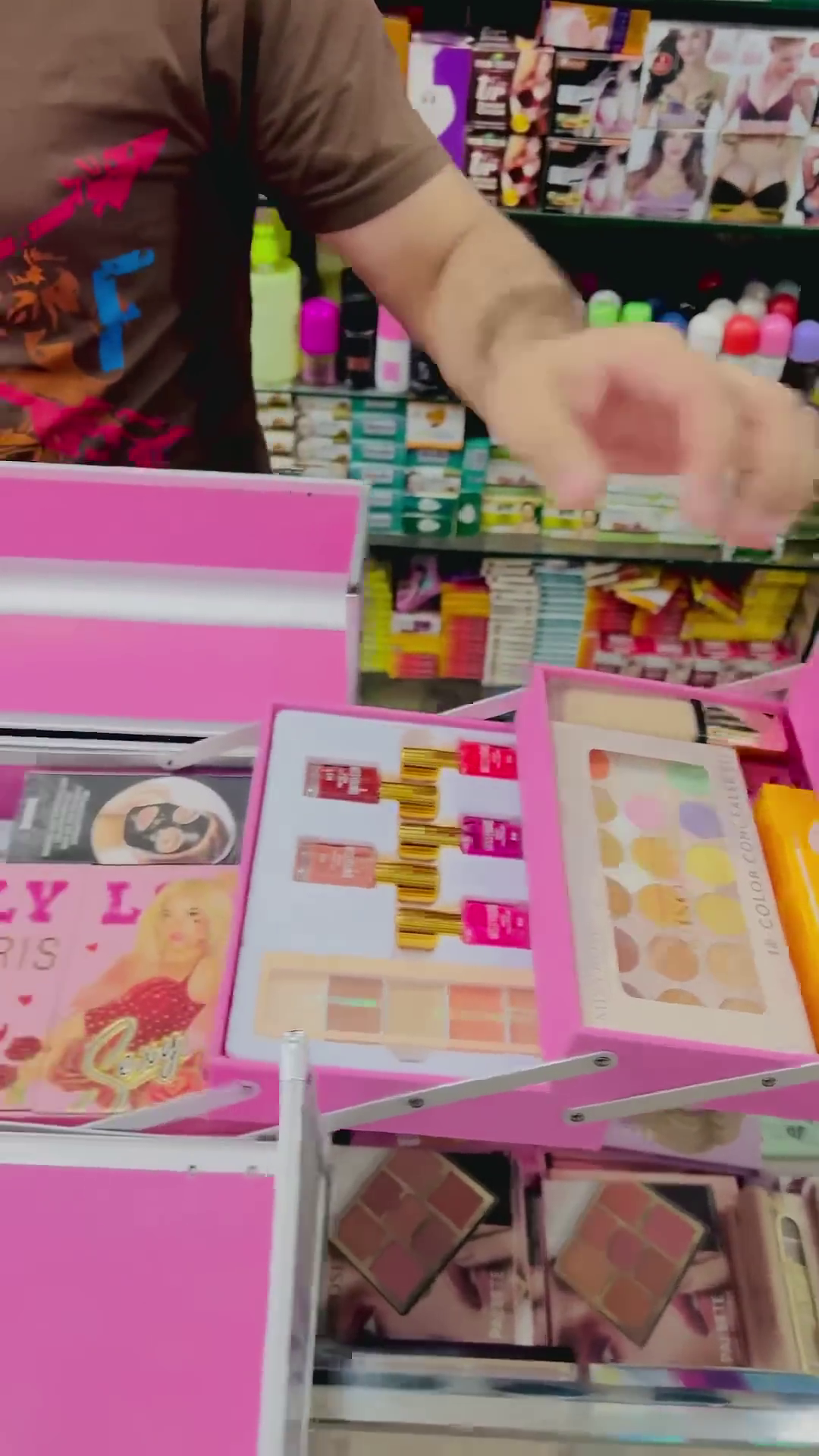 Trendy Moving Makeup Kit with Mirror and Beauty